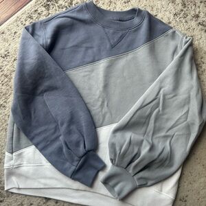 Abercrombie & Fitch Gray Crewneck Sweater